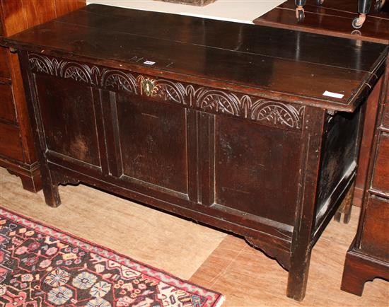 Late 17th century panelled oak coffer